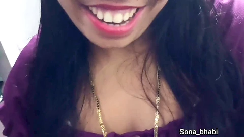 Sona Bhabhi reçoit une cuisson ardente et brutale dans la chambre de son mari.