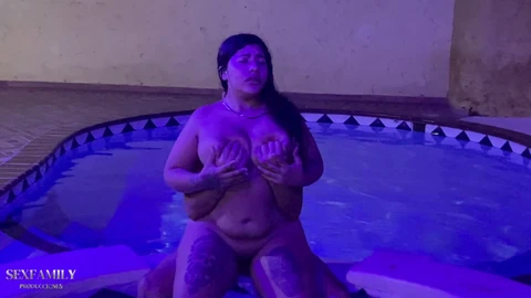 Very horny, jacuzzi, hd videos